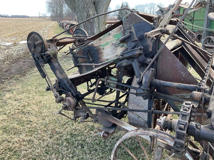 john-deere-8-image-23