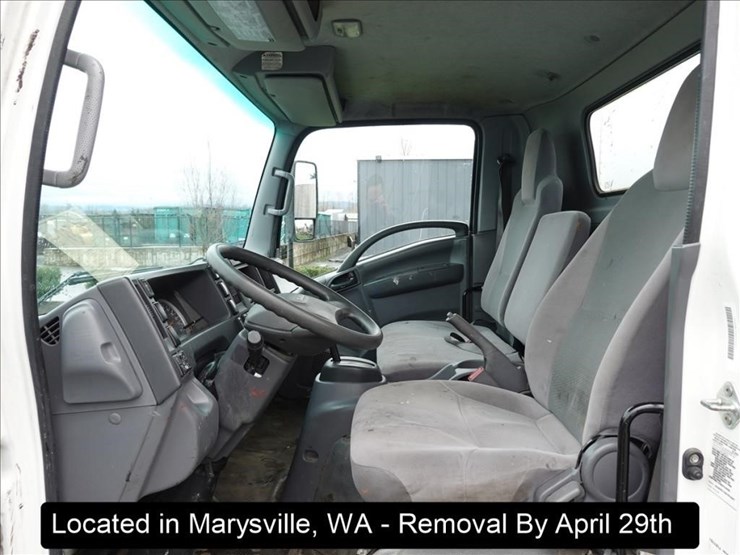 2016-isuzu-nqr-image-11