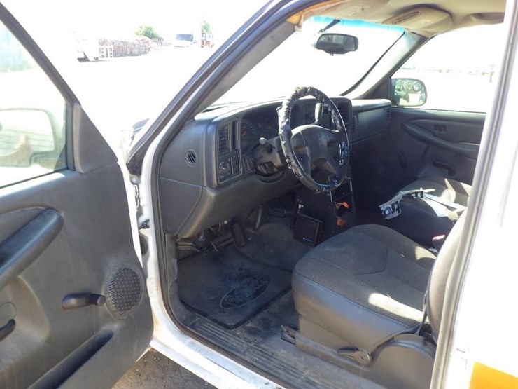 2003-chevrolet-2500hd-image-6