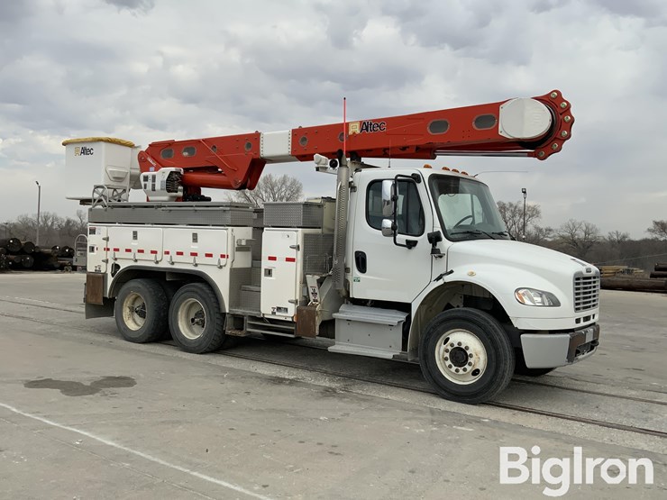 2014-freightliner-m2-106-image-11