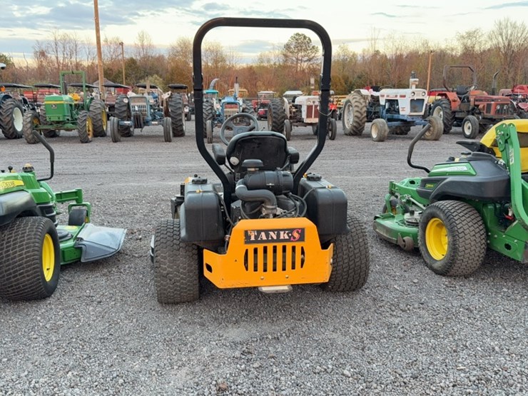 #4043-•-2009-cub-cadet-tank-zero-turn-mower-image-9