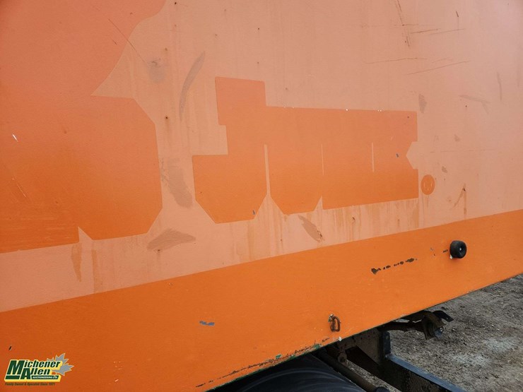 2016-isuzu-npr-image-32