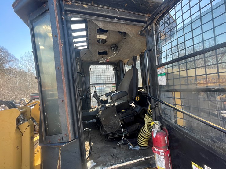 2008-caterpillar-553-image-29