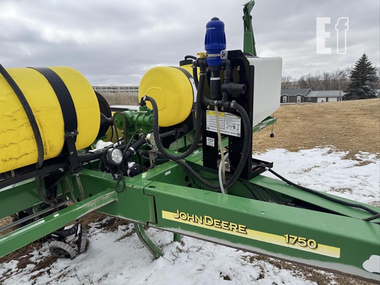 john-deere-1750-image-42
