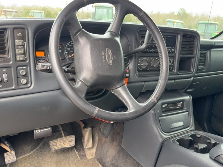 2002-chevrolet-2500-image-18