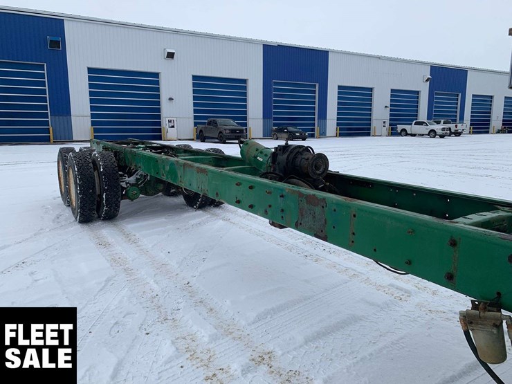 2003-freightliner-fl106-image-5