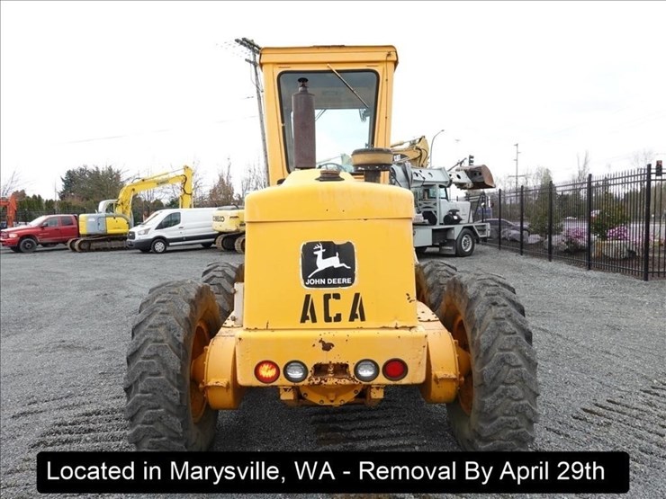 1975-deere-570a-image-23