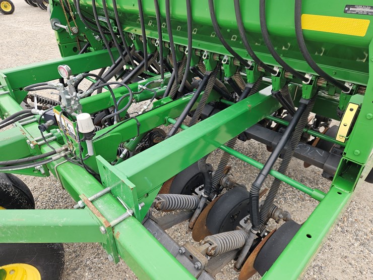 2018-john-deere-1590-image-17