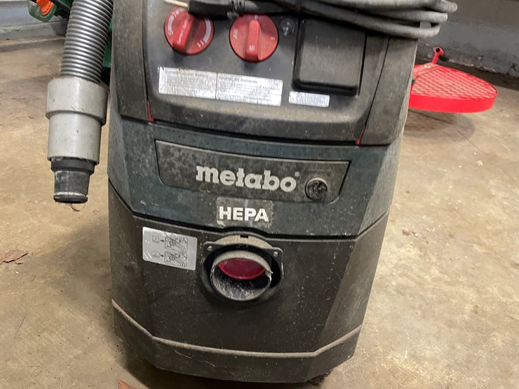 #2567-•-used-concrete-hepa-vac-(columbia-heights,-mn)-image-3