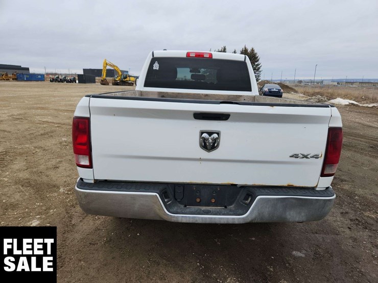 2013-dodge-1500-image-9