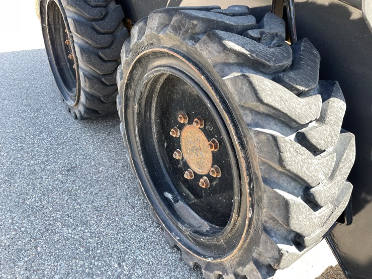 2006-new-holland-l170-image-24