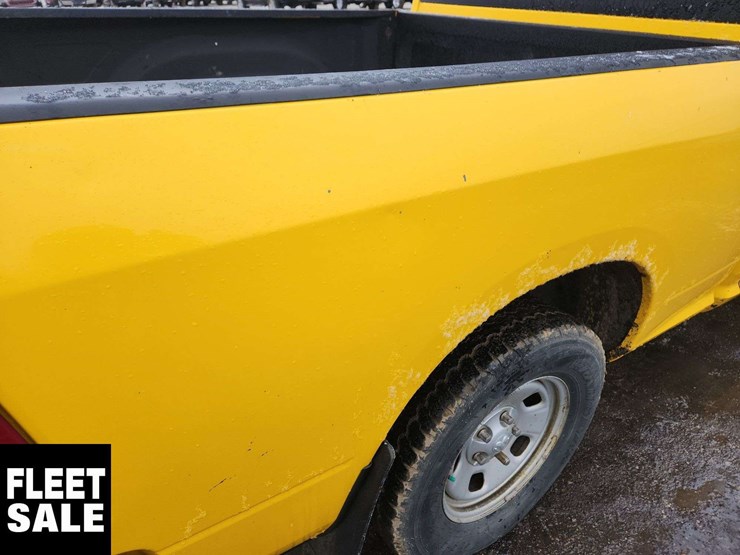 2019-ram-1500-classic-image-38