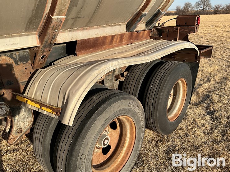 1960-fruehauf-trailer-image-17
