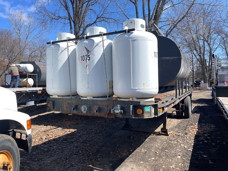 #2504-•-1970-fontaine-hot-asphalt-tanker-trailer-(has-mn-trailer)-(ham-lake,-mn)-image-1