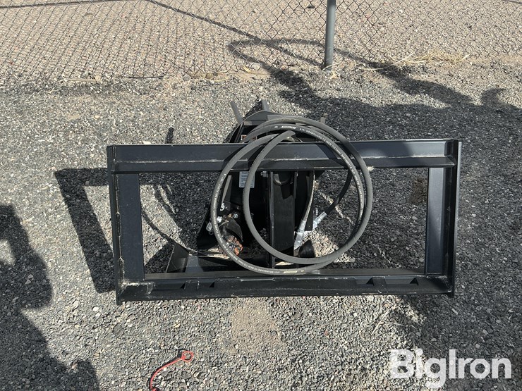 worksaver-skid-steer-mount---hydraulic-bale-unroller-image-6