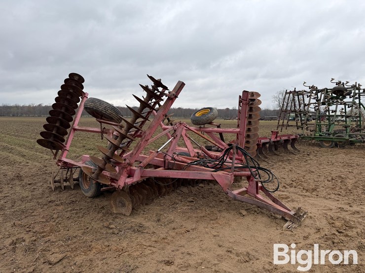 international-490-image-3