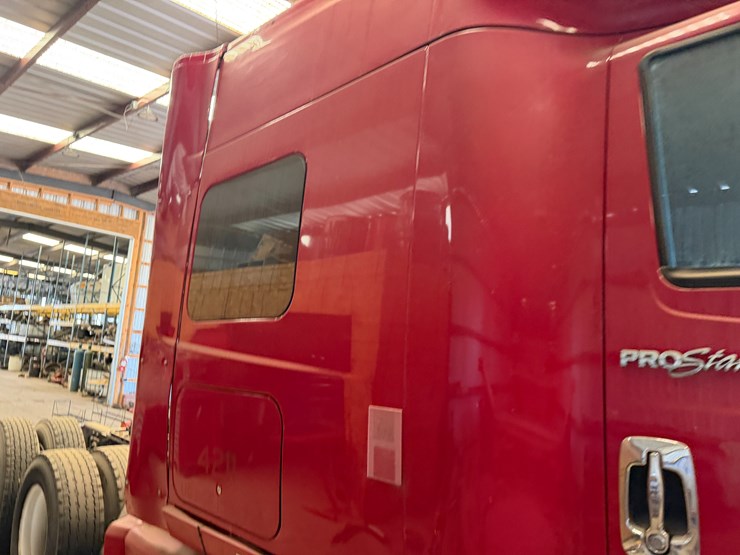 2014-international-prostar-image-49