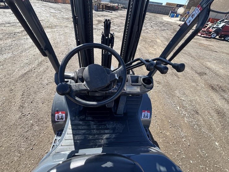 2017-toyota-8fgu30-image-18