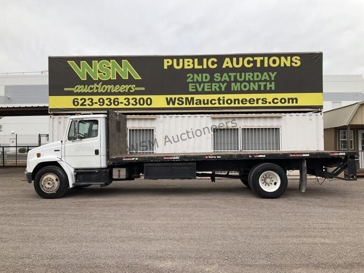 1996-freightliner-fl70-image-1