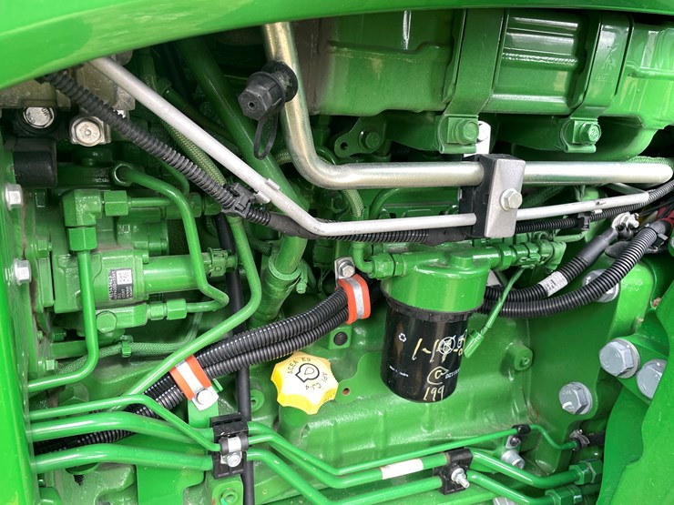 2019-john-deere-5090m-image-38