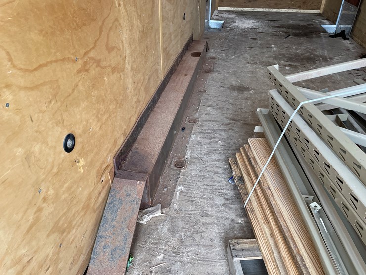 #280-•-2015-united-uxgn-8.536tr80-(3)-axle-enclosed-trailer-(has-wi.-title)-(mason,-wi)-image-48