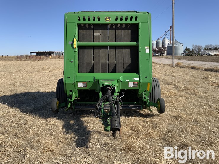 2019-john-deere-560m-image-2