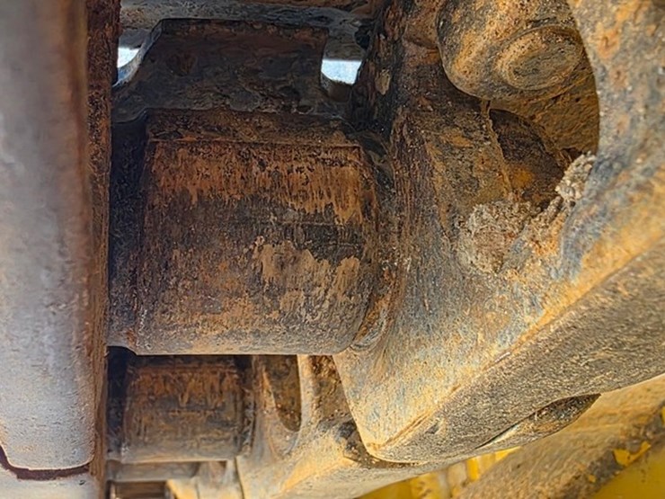 2005-caterpillar-d4g-xl-image-40