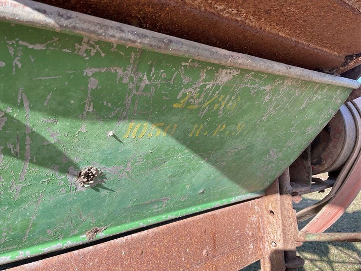 john-deere-threshing-machine-with-hart-feeder-image-33