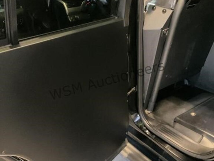 2019-chevrolet-tahoe-image-25