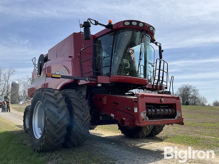 2012-case-ih-8120-image-3