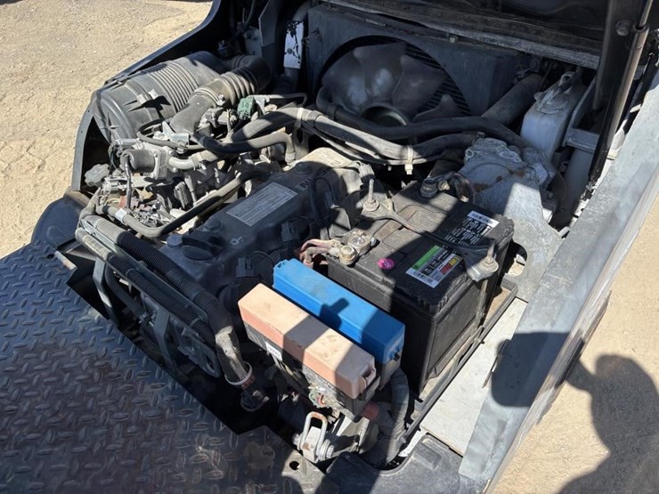 2011-nissan-mcp1f2a25lv-image-28