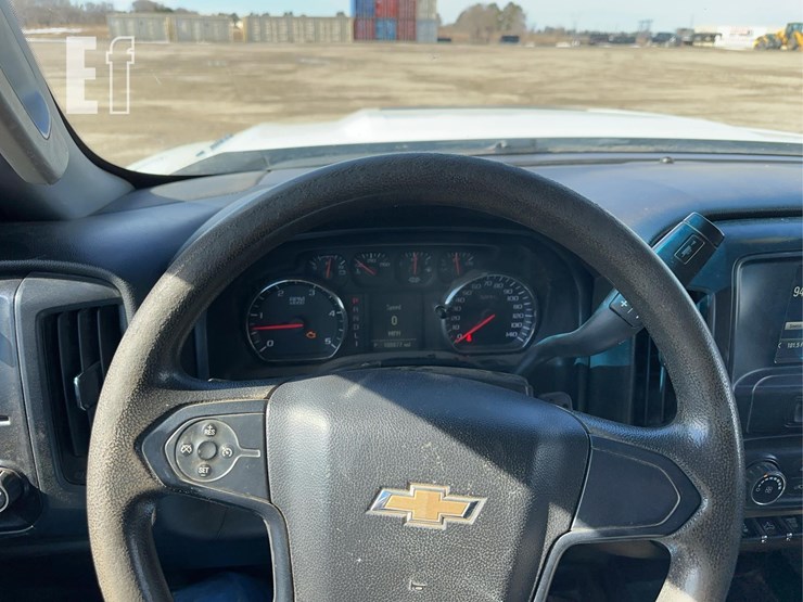 2018-chevrolet-3500-image-11