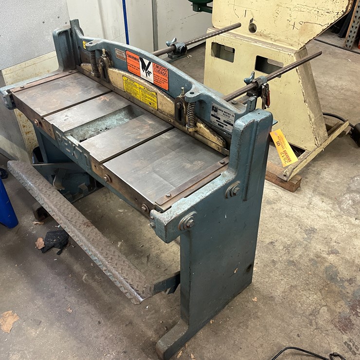 #2512 • Roper Whitney Foot Shear (Columbia Heights, MN)