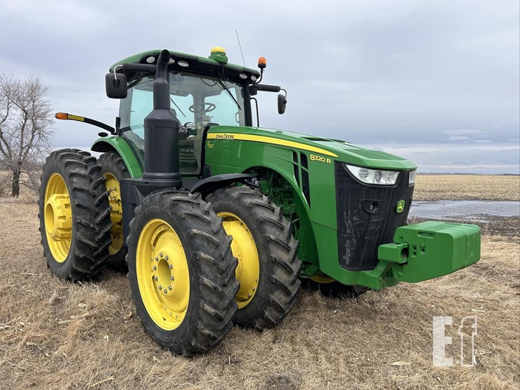 2014-john-deere-8320r-image-3