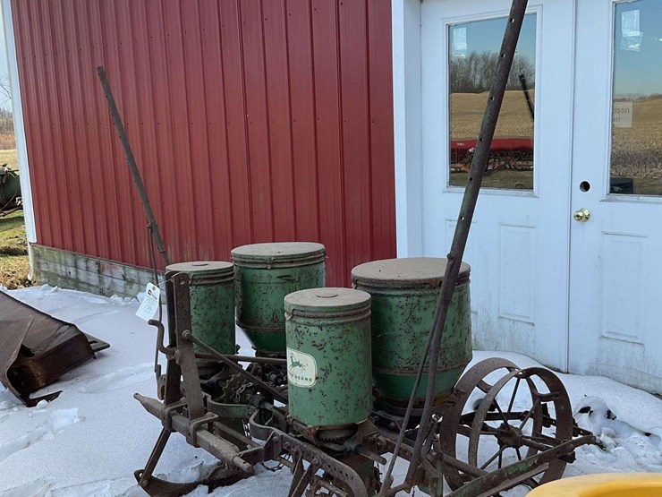 john-deere-three-point-planter-image-2