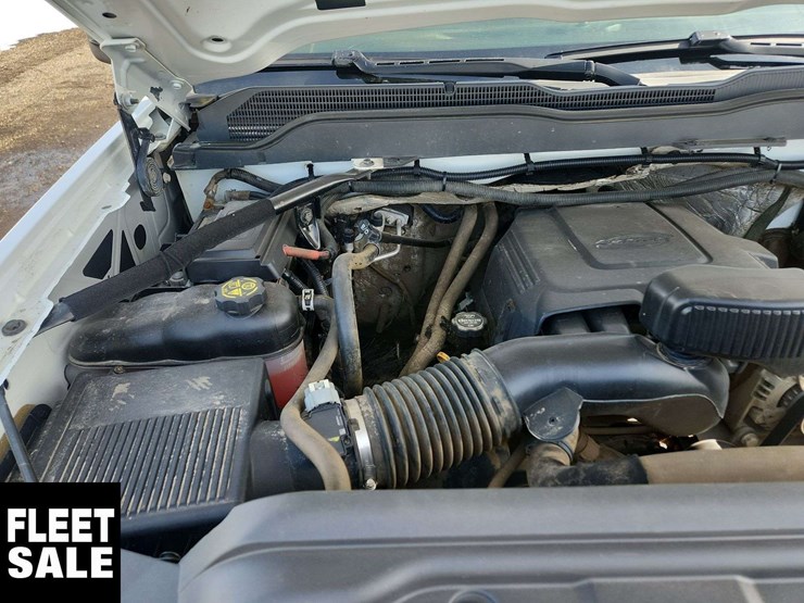 2015-chevrolet-silverado-3500hd-image-28