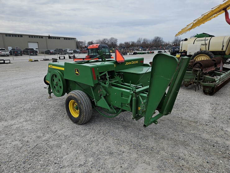2021-john-deere-348-image-8