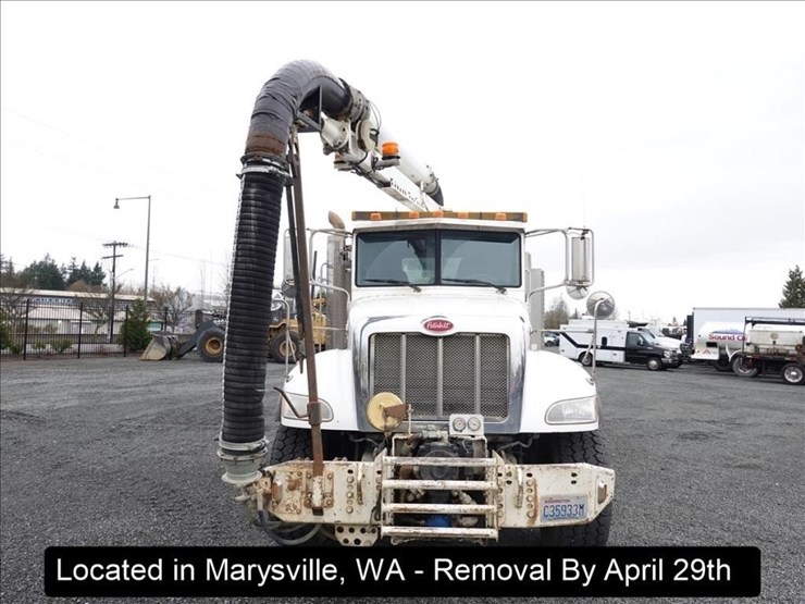 2011-peterbilt-348-image-41