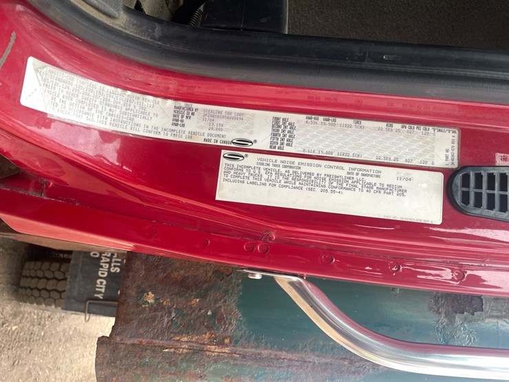 #212-•-2005-sterling-dump-truck-(has-mn-title)-(mora,-mn)-image-29