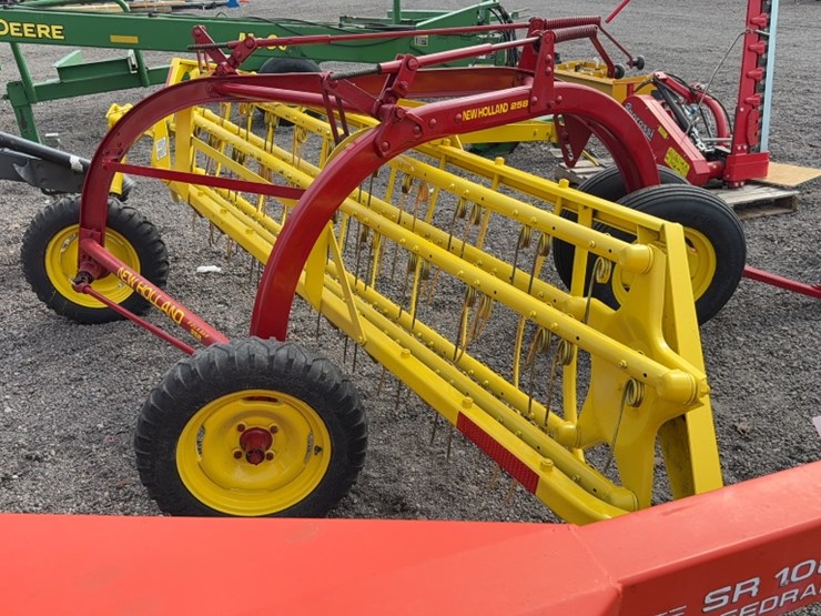 new-holland-258-image-3