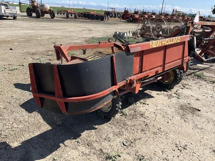 new-holland-144-image-4