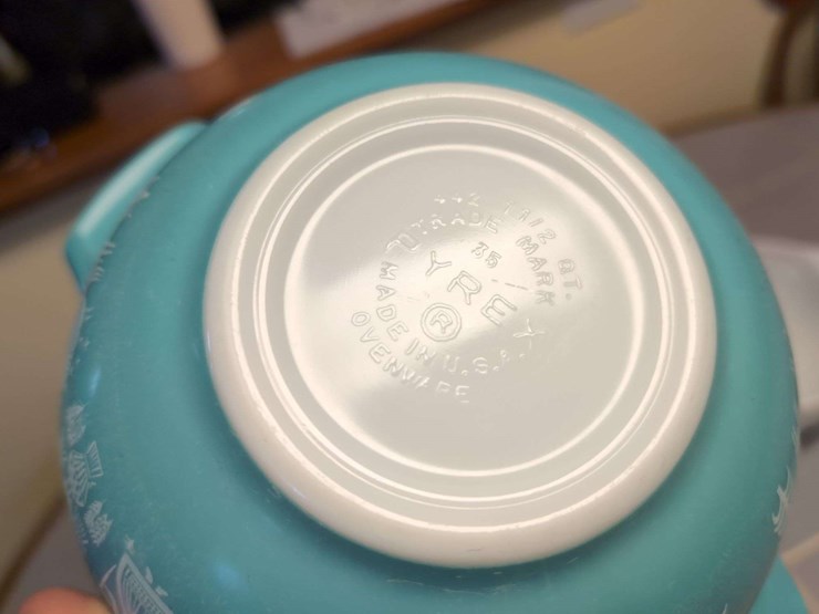 pyrex-turquoise-and-white-mixing-bowl-set-image-5