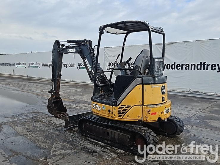 2015-deere-27d-image-4