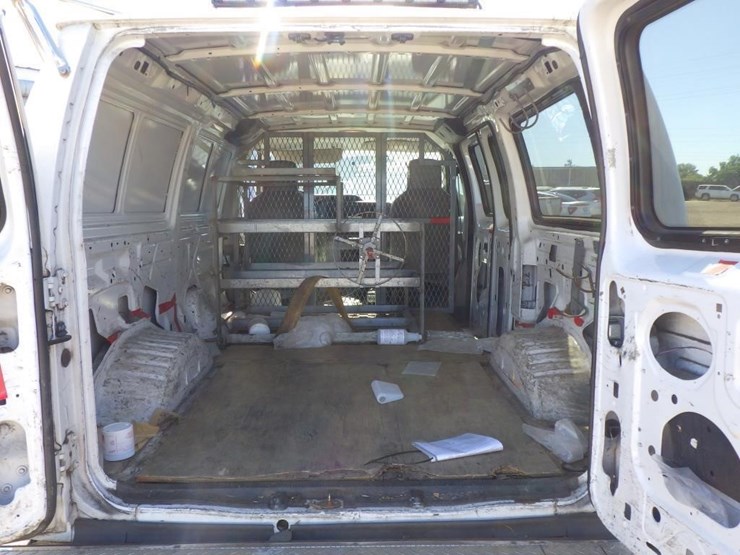 2009-ford-econoline-350-image-9