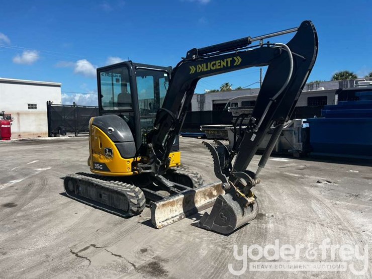 2022-deere-35g-image-7