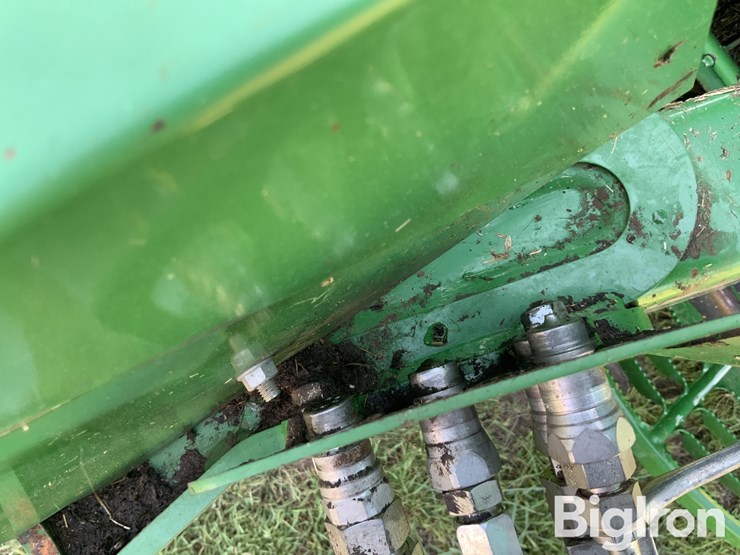 2019-john-deere-l341-image-13