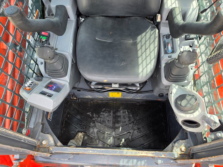 2021-kubota-svl97-2-image-9