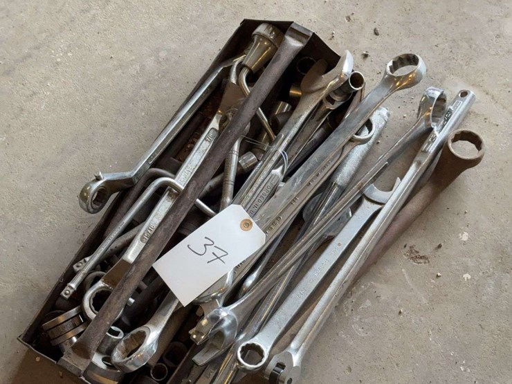 assorted-wrenches-and-automotive-tools-image-1