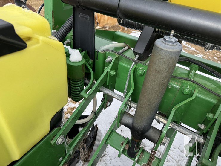 john-deere-1750-image-38