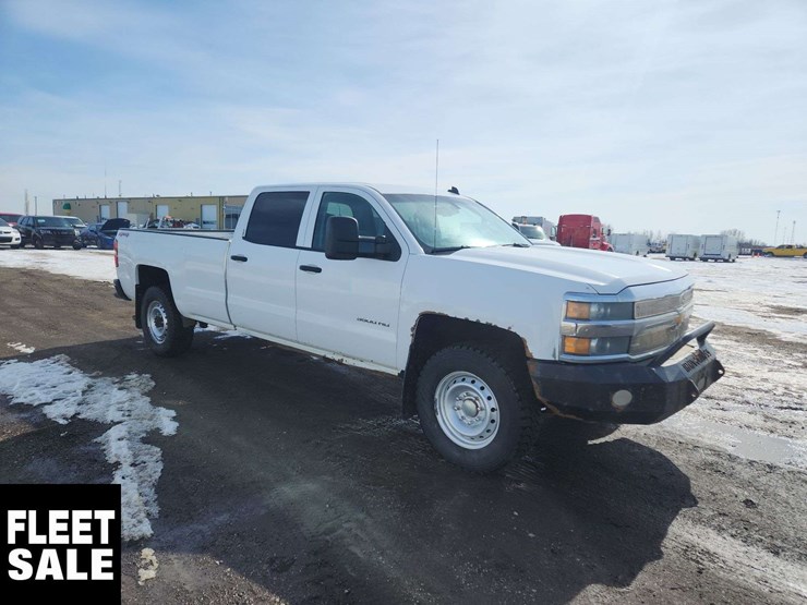 2015-chevrolet-silverado-3500hd-image-2